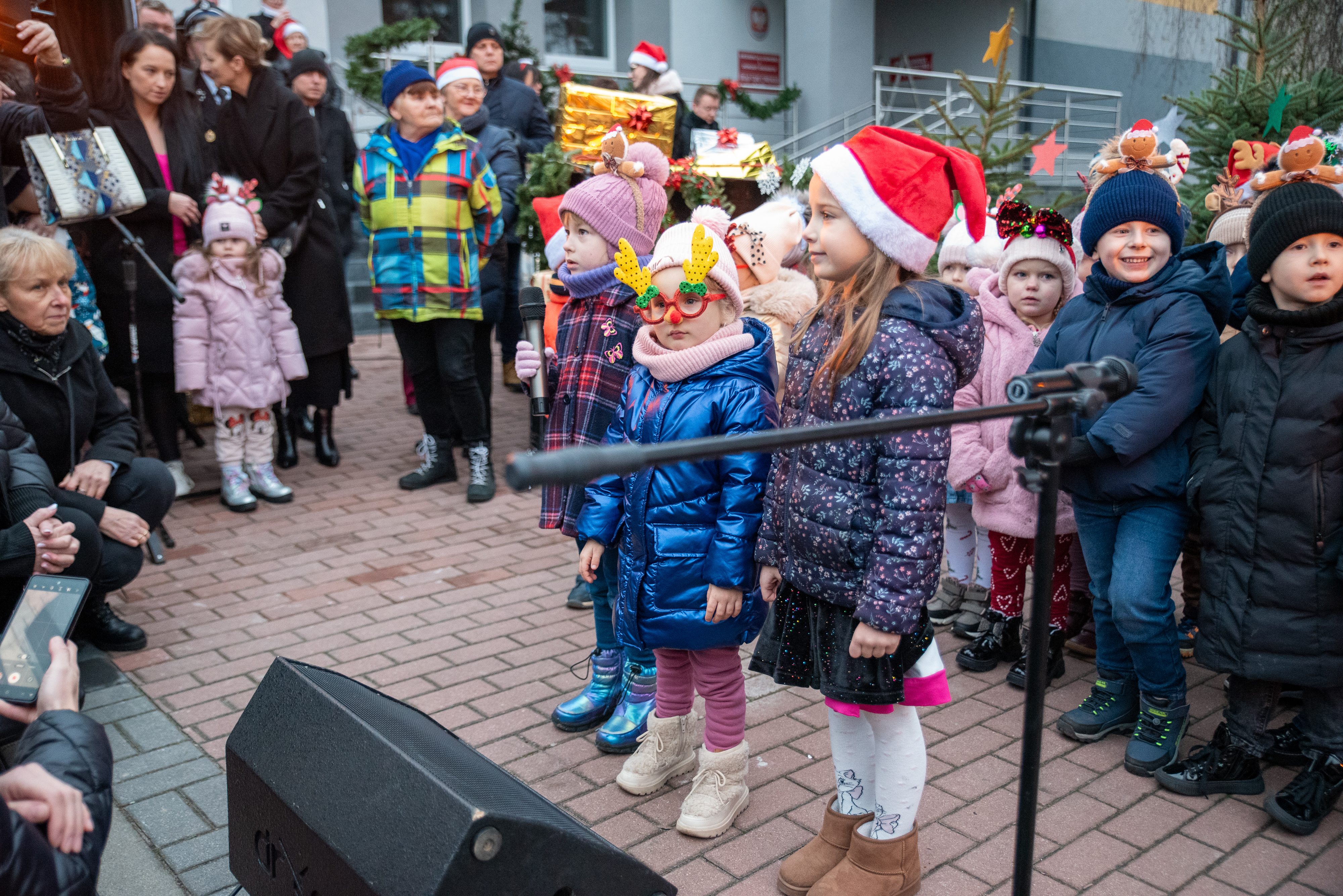 Jarmark Bożonarodzeniowy przed Urzędem Gminy Lipie