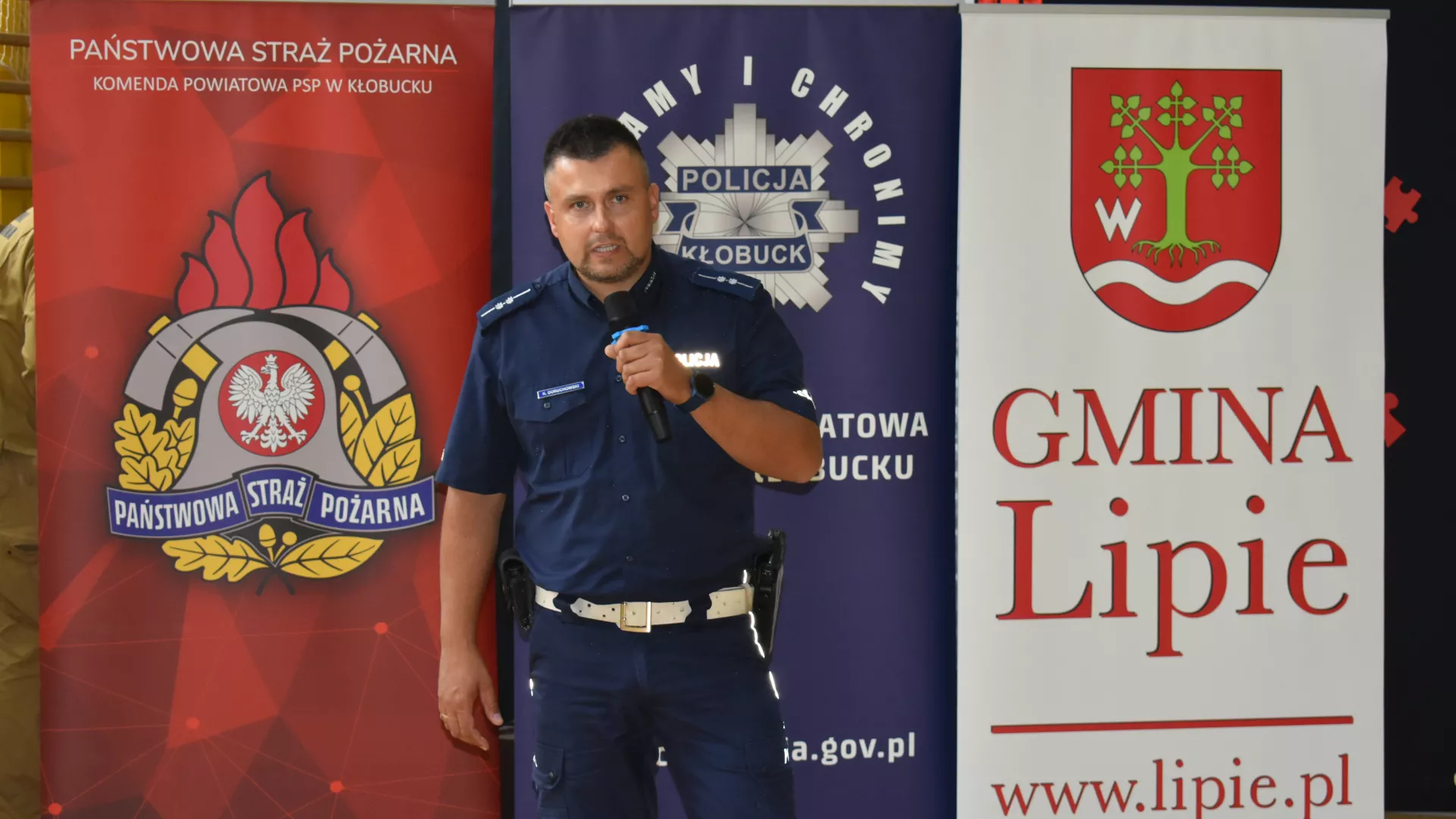 Przedstawia Funkcjonariusza Ruchu Drogowego Komendy Powiatowej Policji w Kłobucku - asp. Kamila Doruchowskiego
