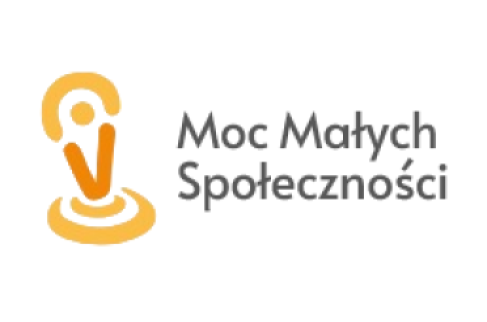 Logo programu „Moc Małych Społeczności”: pomarańczowy symbol graficzny obok szarego napisu „Moc Małych Społeczności”.”